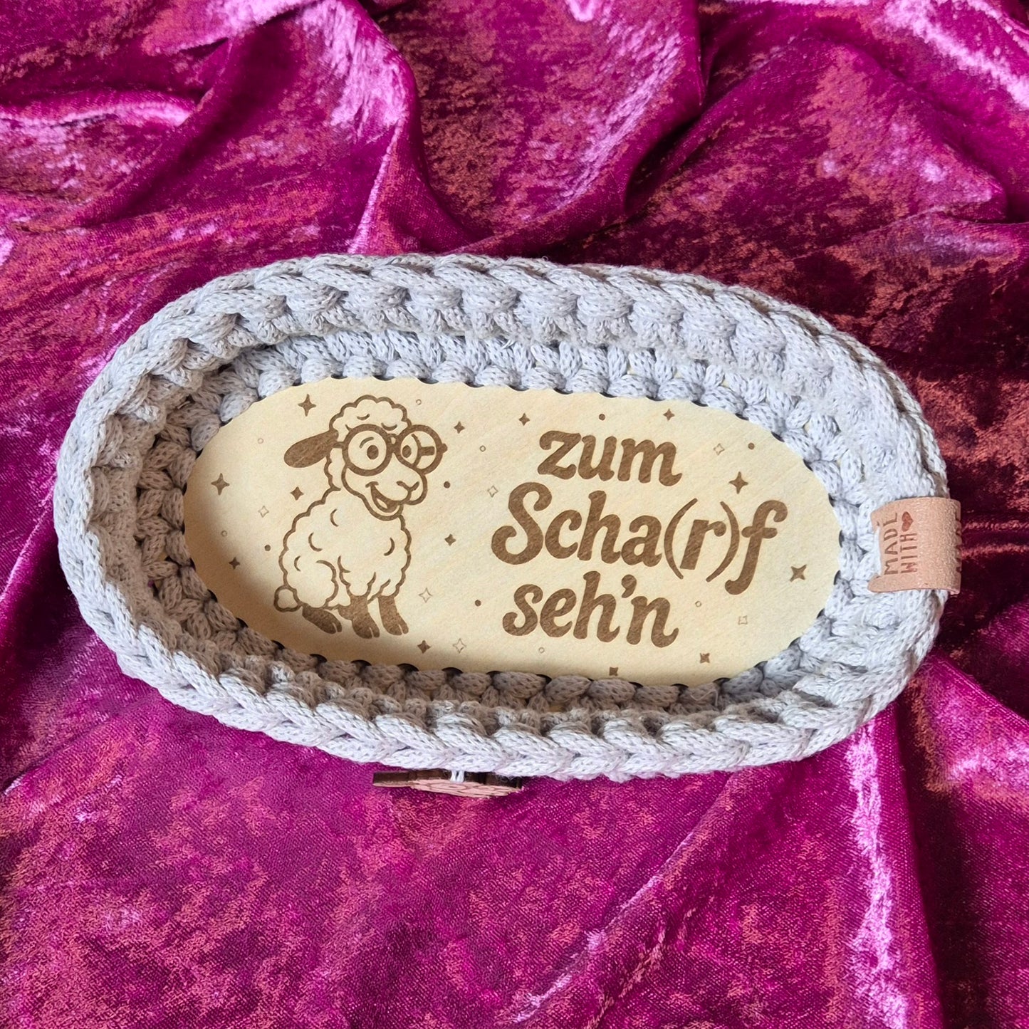 3mm Holzboden 18x9 cm Motiv: Zum Scha(r)f seh'n + Anhänger