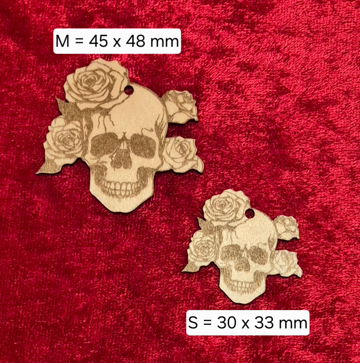 Totenkopf Anhänger aus 3 mm Holz in 2 Größen